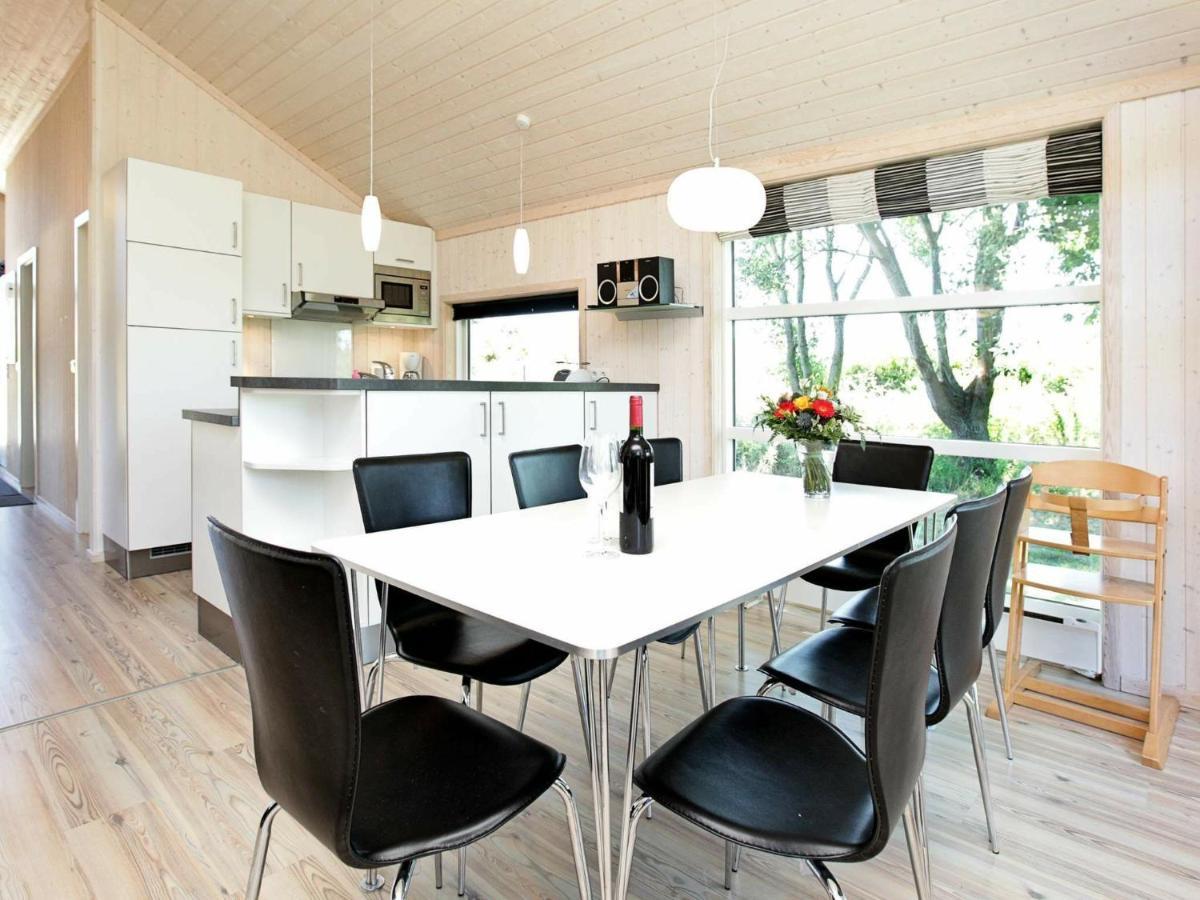 Three-Bedroom Holiday Home In Grossenbrode 1 חדר תמונה