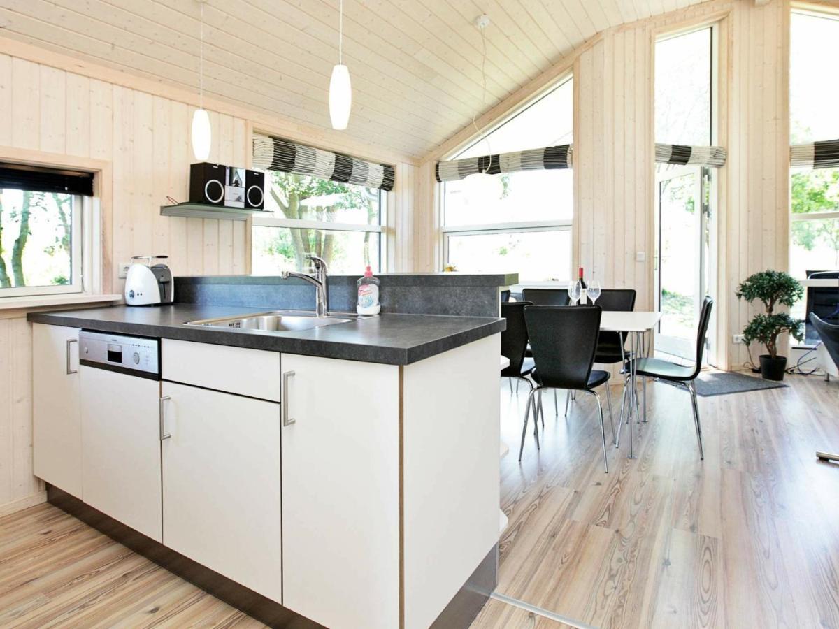 Three-Bedroom Holiday Home In Grossenbrode 1 חדר תמונה