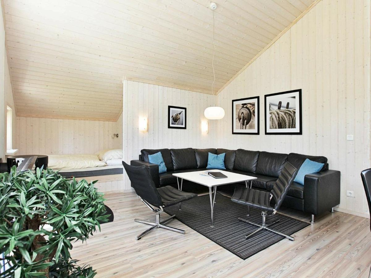 Three-Bedroom Holiday Home In Grossenbrode 1 חדר תמונה